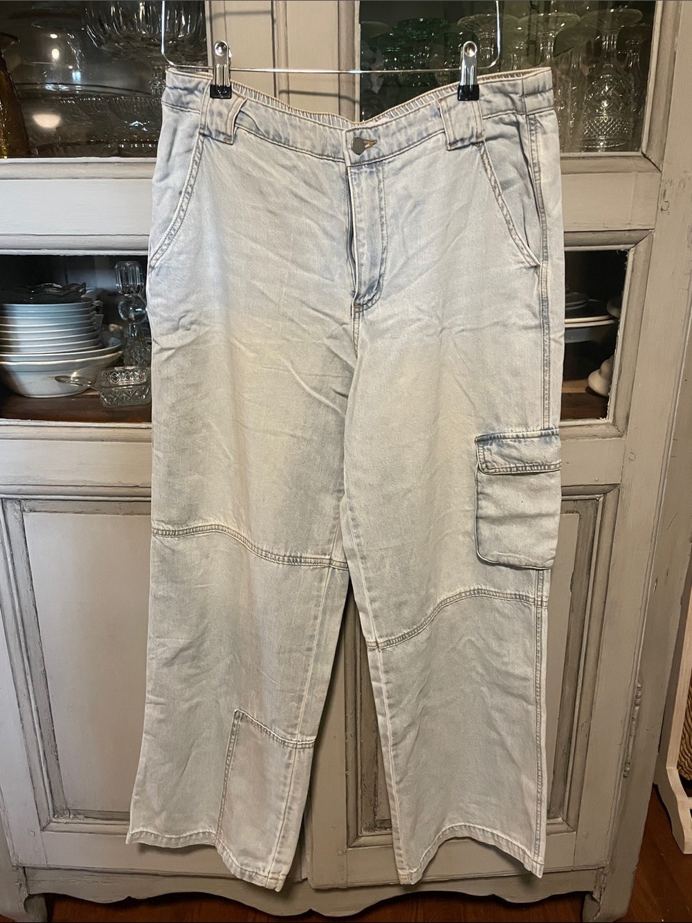 love, Fire Women's Light Wash Wide Leg Cargo Jeans